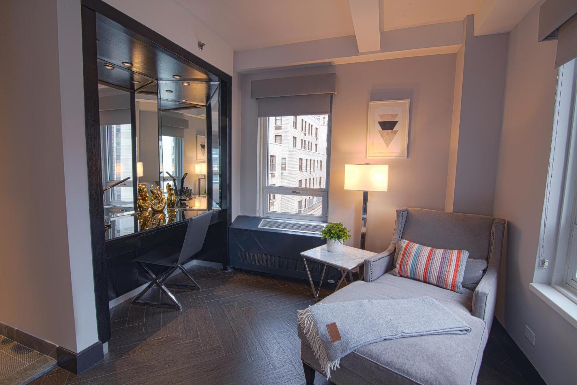 Hotel Edison Times Square Нью-Йорк Екстер'єр фото A room at the Westin Park Row