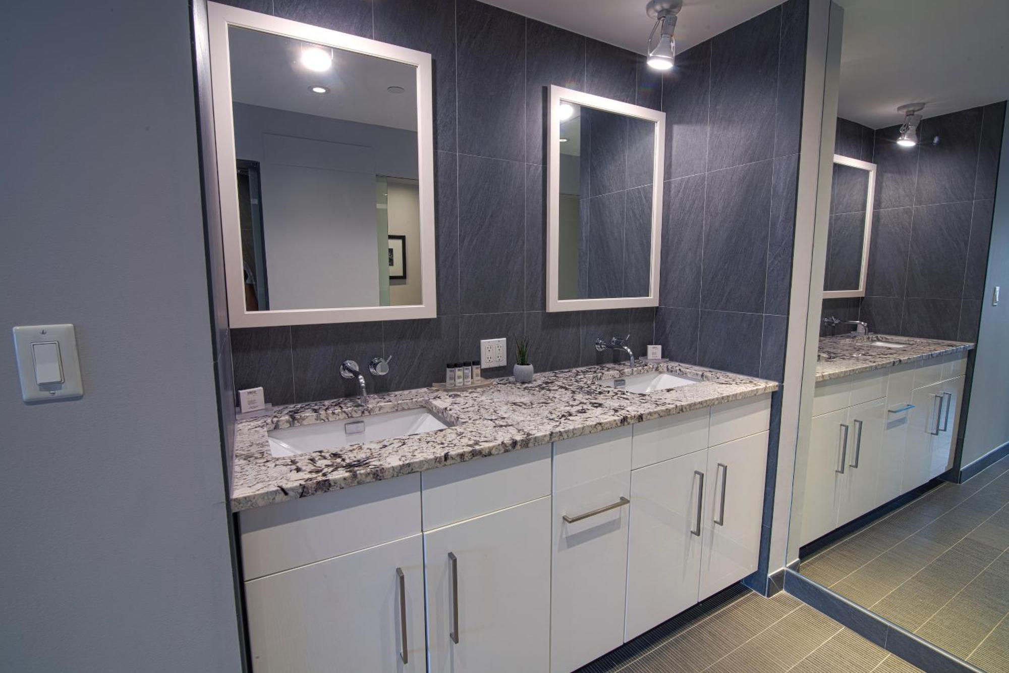 Hotel Edison Times Square Нью-Йорк Екстер'єр фото Bathroom