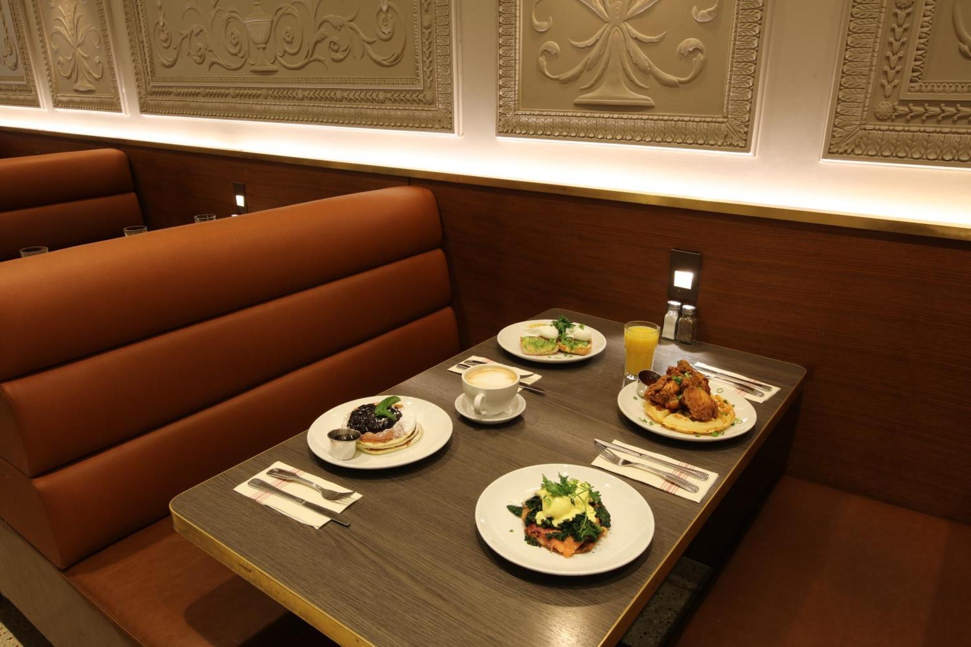 Hotel Edison Times Square Нью-Йорк Екстер'єр фото Breakfast at the restaurant