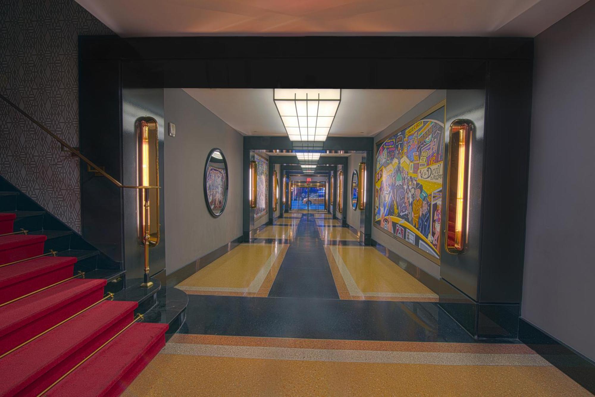 Hotel Edison Times Square Нью-Йорк Екстер'єр фото "The 100th Anniversary of the 1920s"