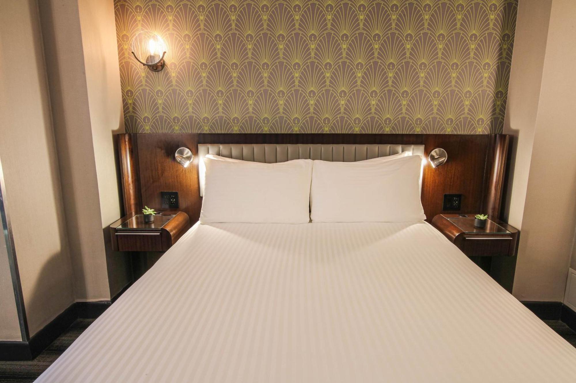 Hotel Edison Times Square Нью-Йорк Номер фото A double room at the hotel
